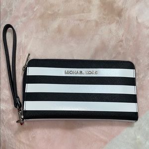 Michael Kors wristlet